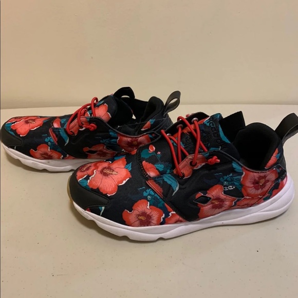 Reebok women’s sneakers - Picture 2 of 5